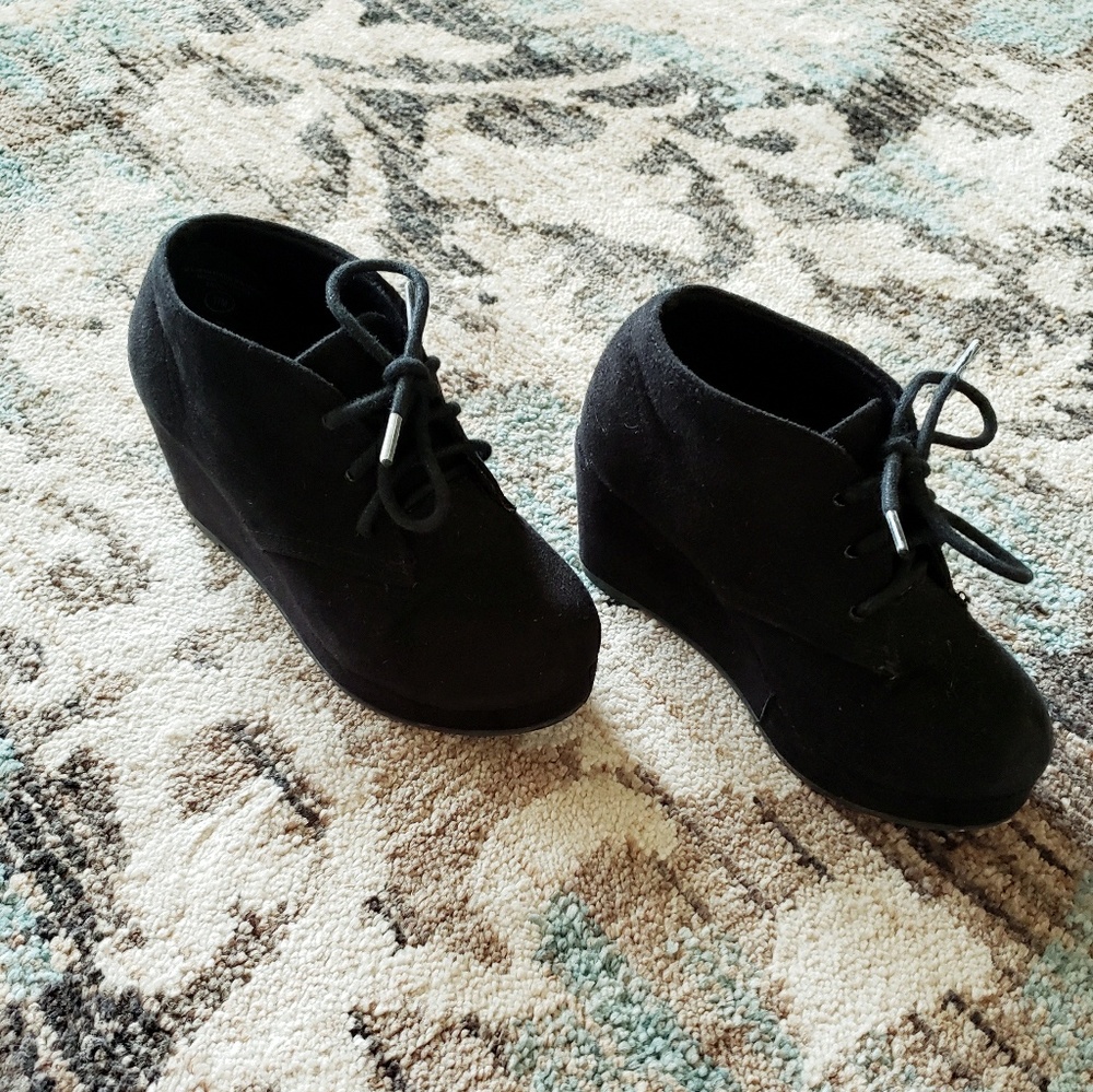 Girls Black Heeled Booties